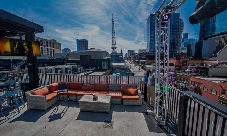 5 Reasons You Can't Skip JBJ's on Lower Broadway that nashville girl jbjs nashville